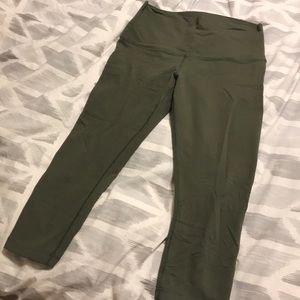 Lululemon Wunder Under Crops